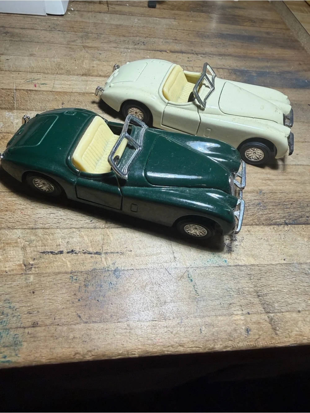 Two Vintage Diecasr 1/24 Scale Jaguar XK 120 Roadsters (Green & White)